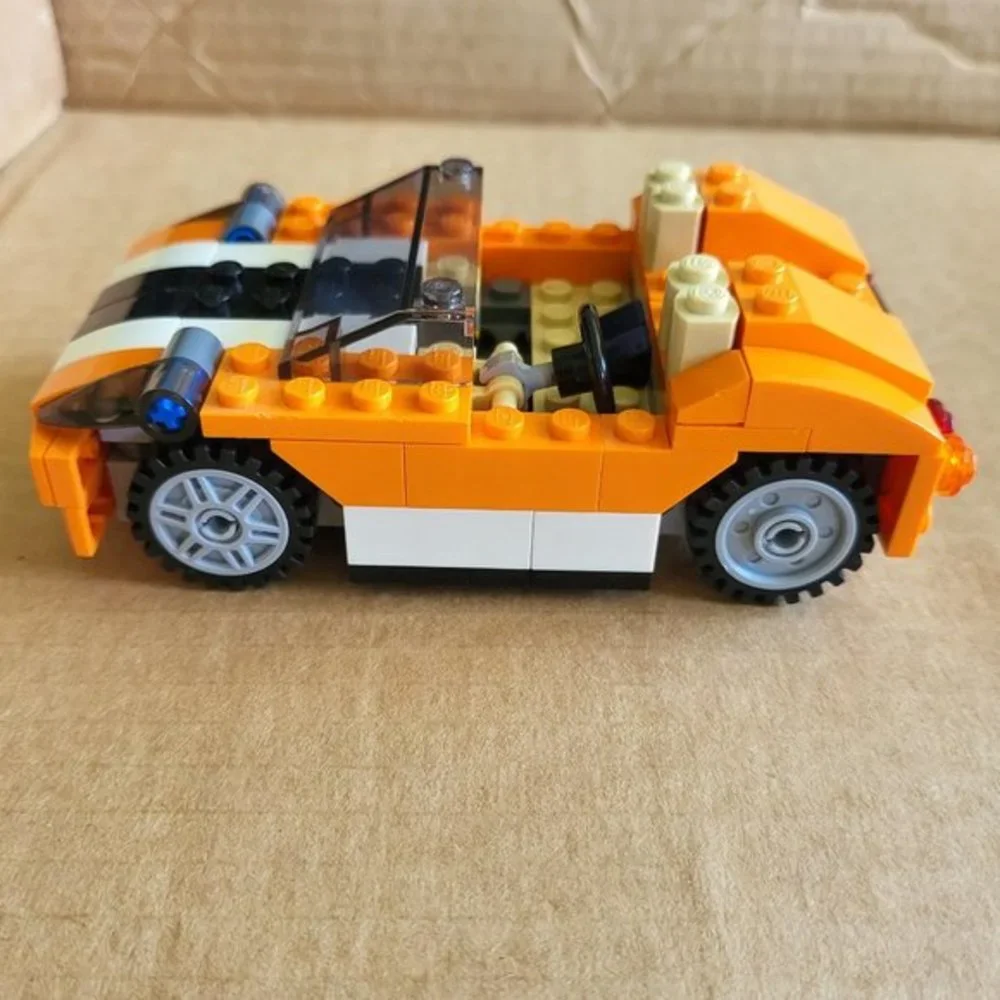 LEGO Creator‎ 3-1 Sunset Speeder 100 Complete with Manual 31017 No Box